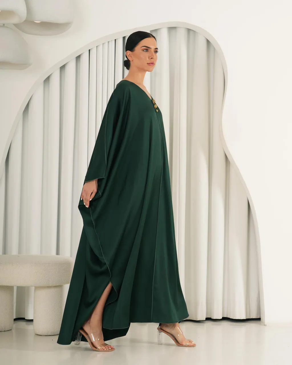 Elegant Emerald Flow Abaya