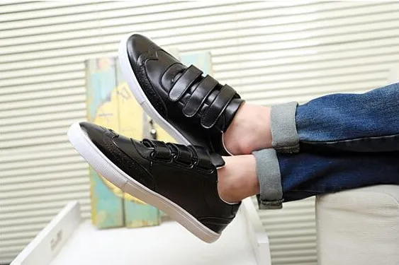 Men's Casual Comfortable Solid Color PU Leather Sneakers